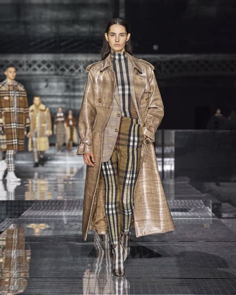 burberry fall 2020|Burberry Autumn/Winter 2020 .